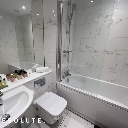 Apartment New Luxury Spacious 2 Bed W En